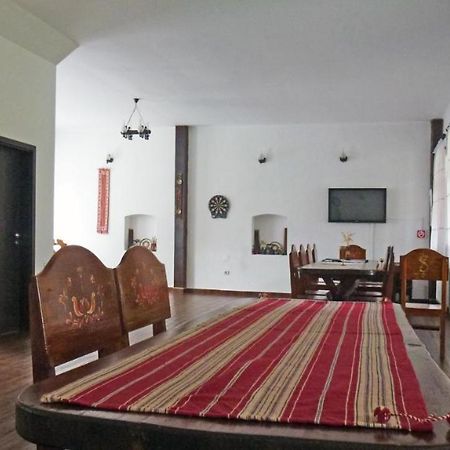 Hotel Sura Pietrei Craiului Zărneşti Esterno foto