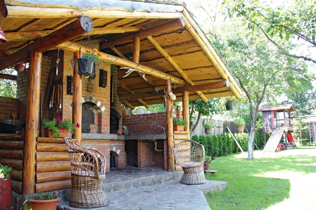 Hotel Sura Pietrei Craiului Zărneşti Esterno foto